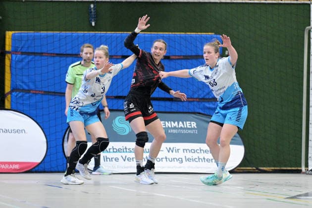 Alea Mattig TuS Lintfort, 03 and Insa Weisz TuS Lintfort, 63 against Lenya Treusch TG Nuertingen, 27 TG Nuertingen vs TuS Lintfort , Handball, 2 Alsco HBF, 30 League Matchday, Season 2025 2026, 30 05 2026 TG Nuertingen vs TuS Lintfort , Handball, 2 Alsco HBF, 30 League Matchday, Season 2025 2026, 30 05 2026 Nuertingen Copyright: xEibner-Pressefoto TobiasxBaurx EP_TBR