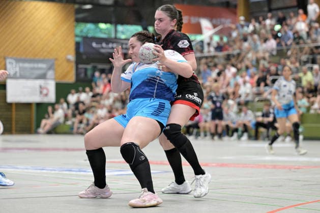 Rieke Rosner TuS Lintfort, 77 vs Michelle Schaefer TG Nuertingen, 17 TG Nuertingen vs TuS Lintfort , Handball, 2 Alsco HBF, 30 League Matchday, Season 2025 2026, 30 05 2026 TG Nuertingen vs TuS Lintfort , Handball, 2 Alsco HBF, 30 League Matchday, Season 2025 2026, 30 05 2026 Nuertingen Copyright: xEibner-Pressefoto TobiasxBaurx EP_TBR