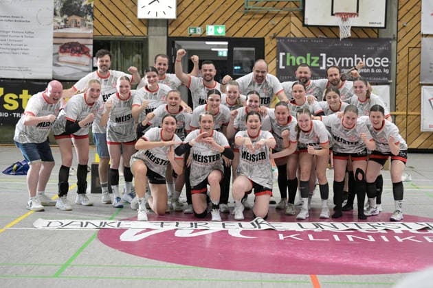 Winner photo Joint picture after the end of the match and the 37 27 home win of TG Nuertingen TG Nuertingen vs TuS Lintfort , Handball, 2 Alsco HBF, 30 League match day, Season 2025 2026, 30 05 2026 TG Nuertingen vs TuS Lintfort , Handball, 2 Alsco HBF, 30 League match day, Season 2025 2026, 30 05 2026 Nuertingen Copyright: xEibner-Pressefoto TobiasxBaurx EP_TBR