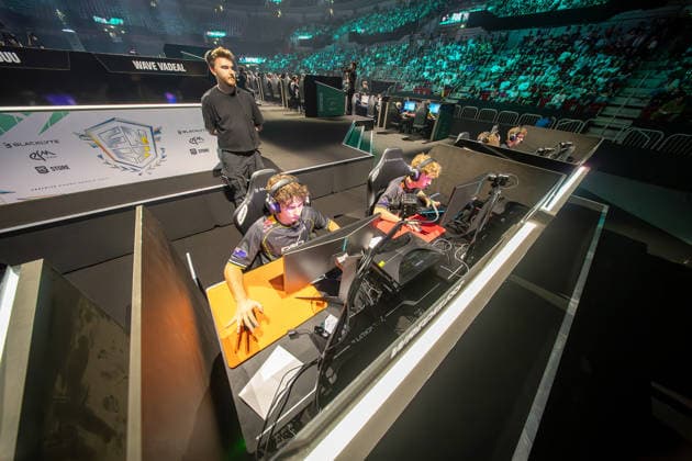 30 05 2026, xkkux, E Sports, FORTNITE MAJOR 1 SUMMIT, Season 2025 2026, PSD Bank Dome Düsseldorf The first LAN tournament of the FNCS season 50 duos compete against each other to win the prize pool and qualify for the Global Championship 2026 The duos are distributed as follows 20 EU, 13 NAC, 3 NAW, 5 Brazil, 3 Asia, 3 Oceania and 3 Middle East The top five teams will automatically qualify for the Global Championship 2026 Australian Fortnite pros Wreckless and Alex Alex Richmond , who both compete for Team PWR North Rhine-Westphalia Germany
