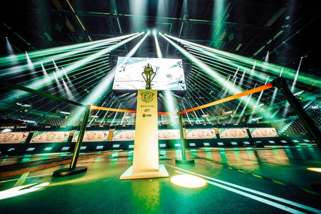30 05 2026, xkkux, E Sports, FORTNITE MAJOR 1 SUMMIT, Season 2025 2026, PSD Bank Dome Düsseldorf The first LAN tournament of the FNCS season 50 duos compete against each other to win the prize pool and qualify for the Global Championship 2026 The duos are distributed as follows 20 EU, 13 NAC, 3 NAW, 5 Brazil, 3 Asia, 3 Oceania and 3 Middle East The top five teams automatically qualify for the Global Championship 2026 Cup Trophy in detail North Rhine-Westphalia Germany