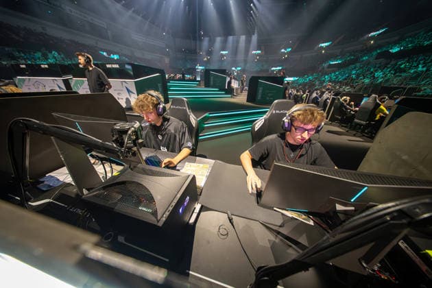 30 05 2026, xkkux, E Sports, FORTNITE MAJOR 1 SUMMIT, Season 2025 2026, PSD Bank Dome Düsseldorf The first LAN tournament of the FNCS season 50 duos compete against each other to win the prize pool and qualify for the Global Championship 2026 The duos are distributed as follows 20 EU, 13 NAC, 3 NAW, 5 Brazil, 3 Asia, 3 Oceania and 3 Middle East The top five teams will automatically qualify for the Global Championship 2026 CGN JannisZ janniszfn Fortnite Pro for cgnesports alongside Lukas Cheatiin Luhn Nordrhein Westfahlen Germany