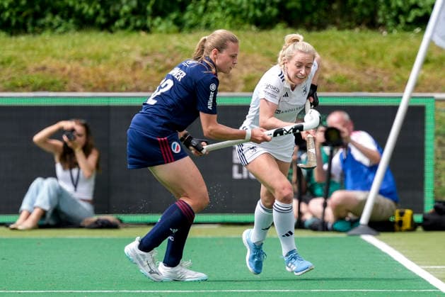 v li Ines Wanner MHC, 12 , Sara Strauss DHC, 11 , duel, duel, tackle, tackling, dynamics, action, action, 31 05 2026, Bonn Germany , Hockey, German Championship, Final, Women, Mannheimer HC Düsseldorfer HC xozx