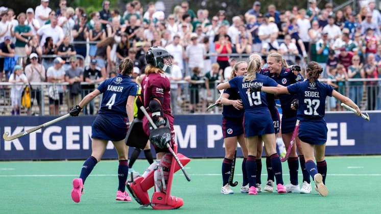 Players of Mannheimer HC MHC , celebrate the goal, celebrate the goal, goal, celebration, cheer, cheers about the goal, joy, joy, rejoices, optimistic, positive, game scene, highlight, action, 31 05 2026, Bonn Germany , Hockey, German Championship, Final, Women, Mannheimer HC Düsseldorfer HC xozx