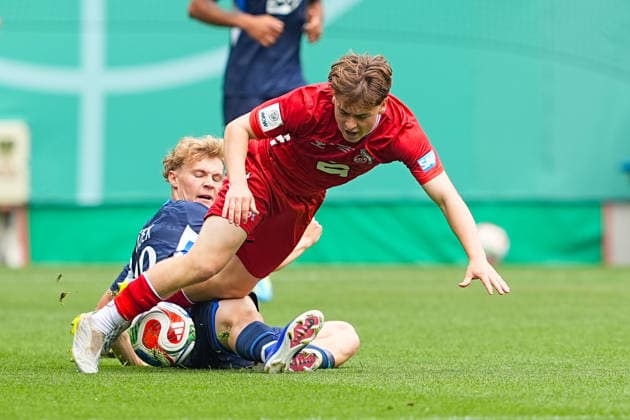31 05 2026, xydrx, Herren, Fußball, U19 DFB Nachwuchsliga, Finale, TSG 1899 Hoffenheim 1 FC Köln, Saison 2025 2026, PreZero Arena Krystof Cizek TSG 1899 Hoffenheim U19, 18 im Zweikampf gegen Benjamin Ley 1 FC Köln, 8 DFB regulations prohibit any use of photographs as image sequences and or quasi video Copyright: HMBxMedia YannisxDreimann