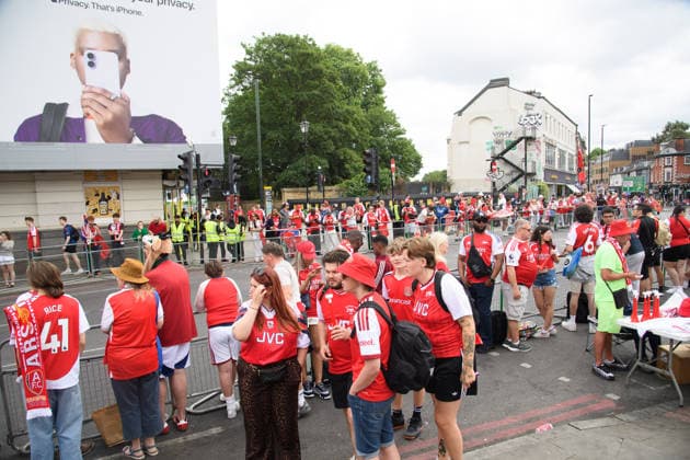Arsenal Victory Parade Buildup at Islington, London, UK - Sunday 31 May 2026 A general view of Arsenal supporters ahead of Arsenal s Victory Parade for winning the Premier League in Islington, London, England, UK on Sunday 31 May, 2026., Credit:Justin Ng Avalon UK, England, London, Islington Copyright: xJustinxNgx xAvalonx 0857976666st