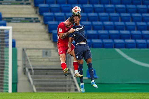31 05 2026, xydrx, Herren, Fußball, U19 DFB Nachwuchsliga, Finale, TSG 1899 Hoffenheim 1 FC Köln, Saison 2025 2026, PreZero Arena Luis Magnus Stapelmann 1 FC Köln, 4 im Zweikampf gegen Jykese Fields TSG 1899 Hoffenheim U19, 17 DFB regulations prohibit any use of photographs as image sequences and or quasi video Copyright: HMBxMedia YannisxDreimann