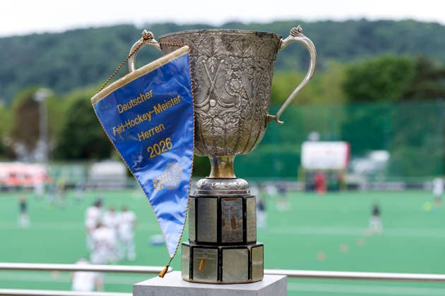 The trophy for the German mens champion, trophy, cropped image, single image, single photo, action, action, symbol photo, symbol image, symbol, 31 05 2026, Bonn Germany, field hockey, German championship, final, men, Hamburger Polo Club HTC Uhlenhorst Mülheim xozx