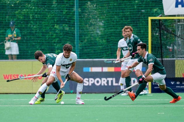 from left Jan Schiffer Mülheim, 27, captain , Simon Quinders Lopez Polo, 23 , Lukas Windfeder Mülheim, 6 , duel, duel, tackle, tackling, dynamics, action, action, 31 05 2026, Bonn Germany , Hockey, German Championship, Final, Men, Hamburger Polo Club HTC Uhlenhorst Mülheim xozx