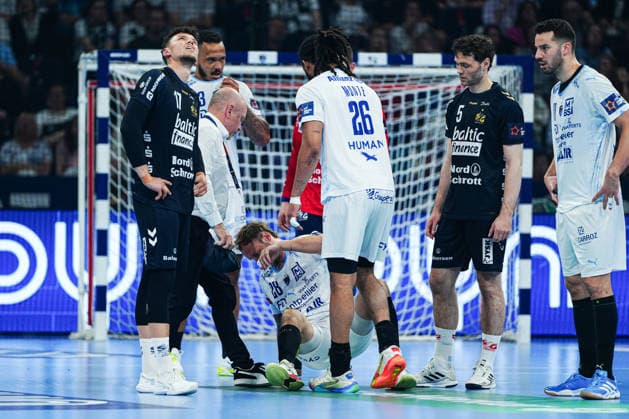 Valentin Porte Montpellier Handball, 28 after shot by Niclas Kirkelokke SG Flensburg Handewitt, 05 on floor GER, Montpellier Handball vs SG Flensburg Handewitt, Handball, EHF European League, Match for 3rd place, 2025 2026 season, 31 05 2026 GER, Montpellier Handball vs SG Flensburg Handewitt, Handball, EHF European League, Match for 3rd place, 2025 2026 season, 31 05 2026 Hamburg Copyright: xEibner-Pressefoto MarcelxvonxFehrnx EP_MFN