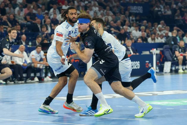 31 05 2026 ,xgox, Handball Handball EHF European League, Match for 3rd place Montpellier Handball SG Flensburg Handewitt emspor, v l Hugo Bryan Monte Dos Santos Montepellier, 26 , Johannes Golla Flensburg, 4 duel, duel, fight, tackle Hamburg