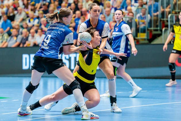 L R Nieke Kuehne HSG Blomberg Lippe, 09 , Alina Grijseels Borussia Dortmund, 04 , Andrea Jacobsen HSG Blomberg Lippe, 04 GER, HSG Blomberg Lippe vs Borussia Dortmund, Handball, 1 Bundesliga Women, Play Offs, Final, Match 3, 31 05 2026 GER, HSG Blomberg Lippe vs Borussia Dortmund, Handball, 1 Bundesliga Women, Play Offs, Final, Match 3, 31 05 2026 Blomberg Copyright: xEibner-Pressefoto JanxRollingerx EP_JSK