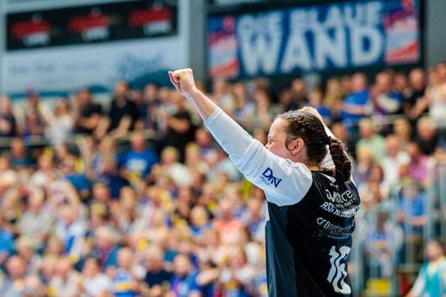 Melanie Veith HSG Blomberg Lippe, 16 cheers after the end of the game about the 28 27 draw GER, HSG Blomberg Lippe vs Borussia Dortmund, Handball, 1 Bundesliga Women, Play Offs, Final, Game 3, 31 05 2026 GER, HSG Blomberg Lippe vs Borussia Dortmund, Handball, 1 Bundesliga Women, Play Offs, Final, Game 3, 31 05 2026 Blomberg Copyright: xEibner-Pressefoto JanxRollingerx EP_JSK