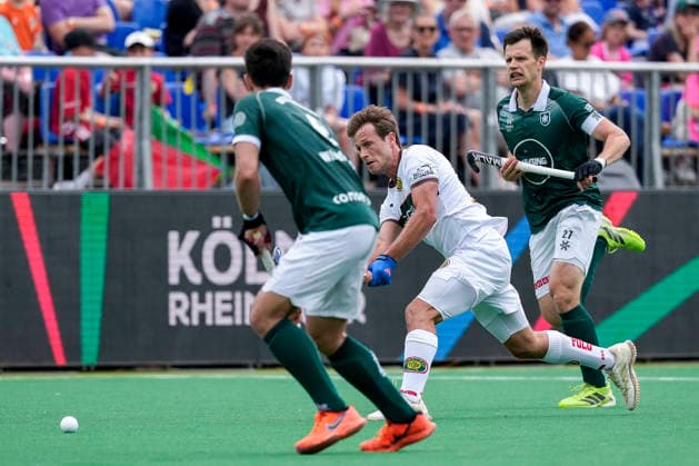 from left Lukas Windfeder Mülheim, 6 , Paul Kaufmann Polo, 13 , Jan Schiffer Mülheim, 27, Captain , duel, duel scene, duel, tackle, tackling, dynamics, action, action, 31 05 2026, Bonn Germany , Hockey, German Championship, Final, Men, Hamburger Polo Club HTC Uhlenhorst Mülheim xozx