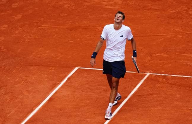 Rafael Jodar celebrates his five set win against Pablo Carreno Busta French Open Tennis, Day Eight, Tennis, Roland Garros, Paris, France - 31 May 2026Paris Roland Garros France EDITORIAL USE ONLY No use with unauthorised audio, video, data, fixture lists, club league logos or live services. Online in-match use limited to 120 images, no video emulation. No use in betting, games or single club league player publications. Copyright: xJavierxGarcia Shutterstockx 16898320bd
