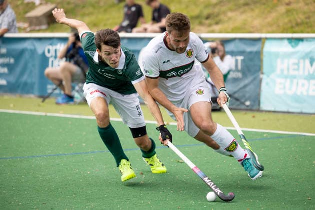 Justus WEIGAND HPC 19, right on the ball in a duel against Robert DUCKSCHEER HTCU 16, left , Action, Hockey 1 Field Hockey Bundesliga Final4 2026, Men, Final, Hamburger Polo Club HPC Uhlenhorst Muelheim Mülheim HTCU , Final Score 4 0, German Field Hockey Championships, on 31 05 2026 at the BTHV Sports Complex in Bonn Germany Â
