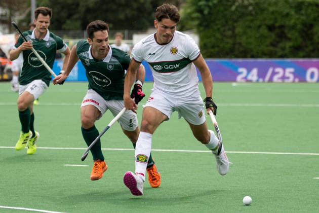Simon QUINDERS LOPEZ HPC 23, right in a duel for the ball against Lukas WINDFEDER HTCU 6, left , Action, Hockey 1 Field Hockey Bundesliga Final4 2026, Men, Final, Hamburger Polo Club HPC Uhlenhorst Muelheim Mülheim HTCU , Final Score 4 0, German Field Hockey Championships, on 31 05 2026 at the BTHV Sports Complex in Bonn Germany Â
