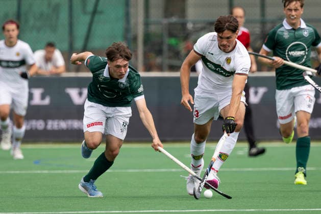 Simon QUINDERS LOPEZ HPC 23, right in a duel for the ball against Niklas ENAUX HTCU 12, left , Action, Hockey 1 Field Hockey Bundesliga Final4 2026, Men, Final, Hamburger Polo Club HPC Uhlenhorst Muelheim Mülheim HTCU , Final Score 4 0, German Field Hockey Championships, on 31 05 2026 at the BTHV Sportanlage in Bonn Germany Â