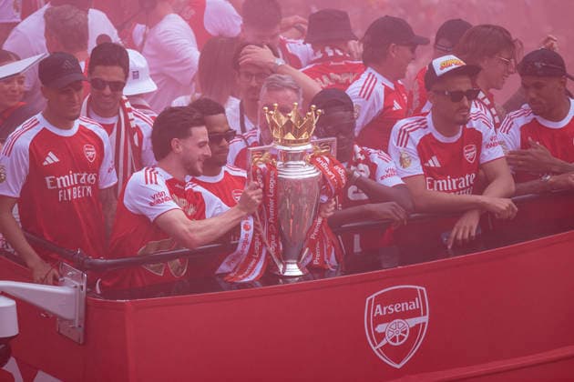 May 31, 2026, London, London, UK: LONDON, UK. Piero Hincapio , Mikel Arteta, Declan Rice, Jurien Timber, Bukayo Saka, William Sailba, Gabriel Magalhaes and members of Arsenal FC ride an open-top bus on Holloway Road during a parade around Islington to celebrate winning the Premier League (the first title win in 22 years), the day after being beaten on penalties by Paris St Germain (PSG) in the Champions League Final in Budapest. 500,000 to 1m people are estimated to be attending on Sunday. Arsenal FC Parade On Holloway Road - ZUMAl94_ 20260531_zaf_l94_036 Copyright: xStephenxChungx