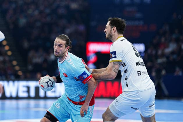 Olle Forsell Schefvert MT Melsungen, 25 , Veron Nacinovic THW Kiel, 93 GER, THW Kiel vs MT Melsungen, Handball, EHF European League, Final, Season 2025 2026, 31 05 2026 GER, THW Kiel vs MT Melsungen, Handball, EHF European League, Final, Season 2025 2026, 31 05 2026 Hamburg Copyright: xEibner-Pressefoto MarcelxvonxFehrnx EP_MFN