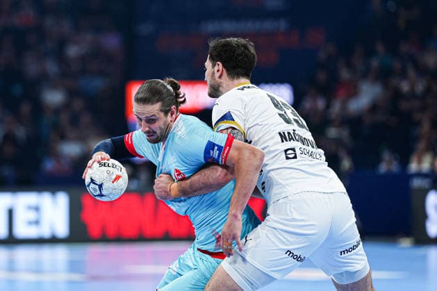Olle Forsell Schefvert MT Melsungen, 25 , Veron Nacinovic THW Kiel, 93 GER, THW Kiel vs MT Melsungen, Handball, EHF European League, Final, Season 2025 2026, 31 05 2026 GER, THW Kiel vs MT Melsungen, Handball, EHF European League, Final, Season 2025 2026, 31 05 2026 Hamburg Copyright: xEibner-Pressefoto MarcelxvonxFehrnx EP_MFN