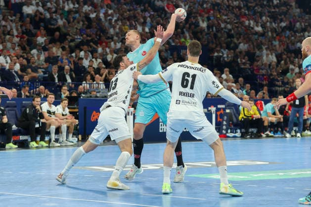 31 05 2026, xgox, Handball EHF European League Final THW Kiel MT Melsungen v l Veron Nacinovic Kiel, 93 , Dainis Kristopans Melsungen, 10 , Hendrik Pekeler Kiel, 61 Jubel, Torjubel, jubelt über das Tor, celebrate the goal, celebration Hamburg