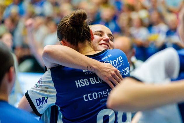 L R Malin Sandberg HSG Blomberg Lippe, 28 , Maxi Muehlner HSG Blomberg Lippe, 10 celebrate winning the German Championship GER, HSG Blomberg Lippe vs Borussia Dortmund, Handball, 1 Bundesliga Women, Play Offs, Final, Match 3, 31 05 2026 GER, HSG Blomberg Lippe vs Borussia Dortmund, Handball, 1 Bundesliga Women, Play Offs, Final, Match 3, 31 05 2026 Blomberg Copyright: xEibner-Pressefoto JanxRollingerx EP_JSK