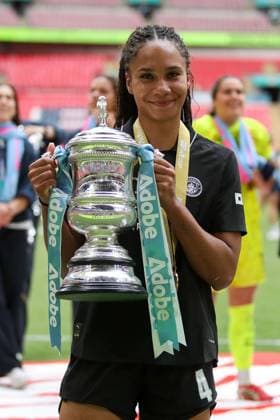 Jade Rose of Manchester City poses for a photo with the Adobe Women s FA Cup Brighton & Hove Albion v Manchester City, Football, Adobe Women s FA Cup Final, Wembley Stadium, London, UK, 31 05 26 EDITORIAL USE ONLY No use with unauthorised audio, video, data, fixture lists, club league logos or live services. Online in-match use limited to 120 images, no video emulation. No use in betting, games or single club league player publications. Copyright: xAnthonyxHanc Shutterstockx 16905576ci