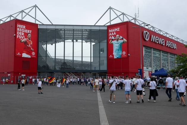 The venue, the MEWA Arena in Mainz, fans in the foreground, Germany vs Finland, football, men, UEFA, friendly match, friendly match, DFB, 2025 2026 season, 31 05 2026 Mainz Rhineland-Palatinate Germany Copyright: xkolbert-press MartinxAgüerax