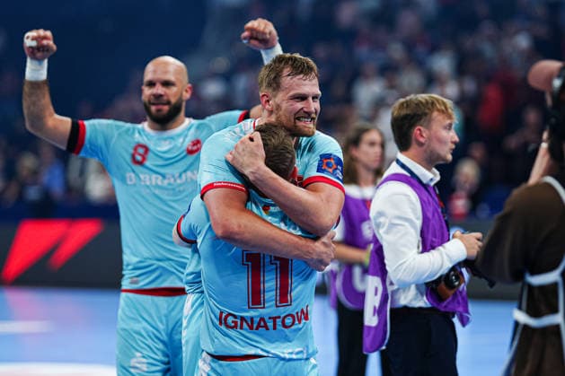 David Mandic MT Melsungen, 07 and Dimitri Ignatow MT Melsungen, 11 cheers after victory end of match GER, THW Kiel vs MT Melsungen, Handball, EHF European League, Final, Season 2025 2026, 31 05 2026 GER, THW Kiel vs MT Melsungen, Handball, EHF European League, Final, Season 2025 2026, 31 05 2026 Hamburg Copyright: xEibner-Pressefoto MarcelxvonxFehrnx EP_MFN