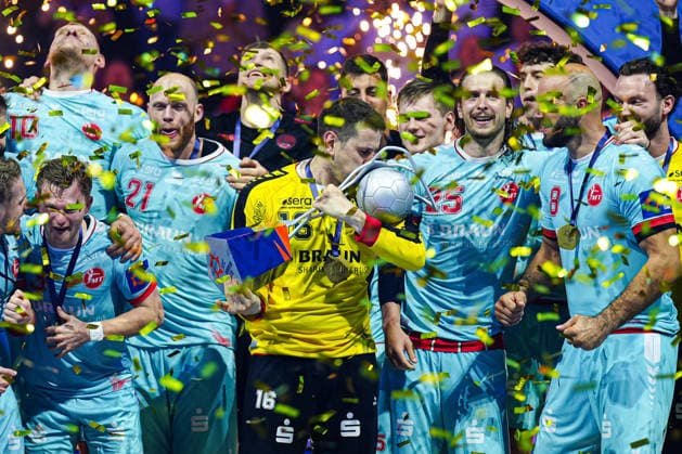 Nebojsa Simic MT Melsungen, 16 with EHF Cup GER, THW Kiel vs MT Melsungen, Handball, EHF European League, Final, Season 2025 2026, 31 05 2026 GER, THW Kiel vs MT Melsungen, Handball, EHF European League, Final, Season 2025 2026, 31 05 2026 Hamburg Copyright: xEibner-Pressefoto MarcelxvonxFehx EP_MFN