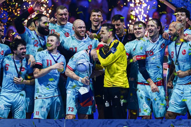 Award ceremony MT Melsungen GER, THW Kiel vs MT Melsungen, Handball, EHF European League, Final, Season 2025 2026, 31 05 2026 GER, THW Kiel vs MT Melsungen, Handball, EHF European League, Final, Season 2025 2026, 31 05 2026 Hamburg Copyright: xEibner-Pressefoto MarcelxvonxFehrnx EP_MFN