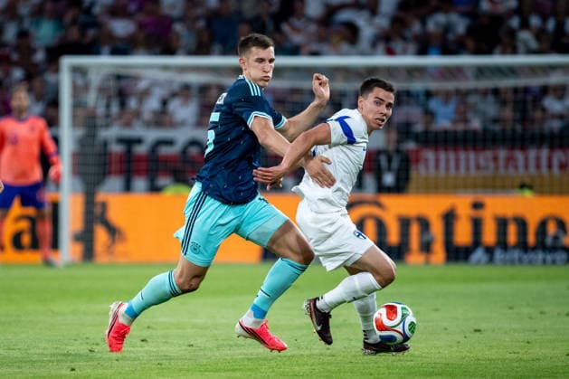 GER, Germany vs Finland, international match, World Cup preparation 2026 31 05 2026, Mewa Arena, Mainz, GER, Germany vs Finland, international match, World Cup preparation 2026, in the picture Nico Schlotterbeck Germany, 15 in duel with Leo Walta Finland, 06 , nordphotoxGmbHx xMemmler nph00005
