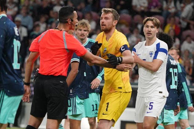 DFB Maenner Nationalmannschaft, Men National Team, Freundschaftsspiel, Testspiel ,Germany Finland , Germany vs Finland, 31 05 2026, MEWA Arena Mainz Lukas Hradecky Finland, Finland, FIN, protestiert