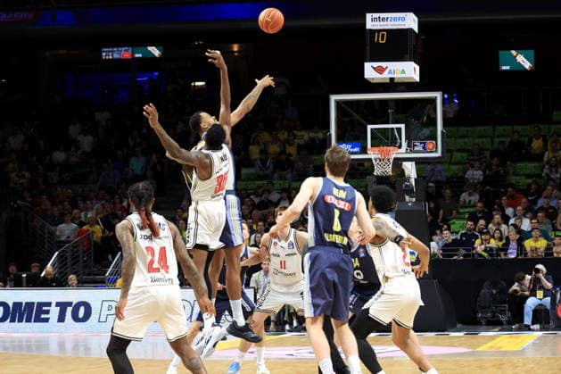 DEU, easyCredit BBL, ALBA vs BMA365 Bamberg Baskets, 01 06 2026, Uber Arena, Berlin, DEU, easyCredit BBL, ALBA vs BMA365 Bamberg Baskets, in the picture J Wan Roberts ALBA Berlin 13 , Ejifor Onu Bamberg 35 nordphotoxGmbHx xEngler nph00076