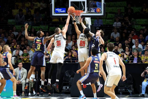 DEU, easyCredit BBL, ALBA vs BMA365 Bamberg Baskets, 01 06 2026, Uber Arena, Berlin, DEU, easyCredit BBL, ALBA vs BMA365 Bamberg Baskets, pictured J Wan Roberts ALBA Berlin 13 , Moses Wood ALBA Berlin 11 , Michael Rataj ALBA Berlin 21 , Daniel Keppeler Bamberg 31 , Austin Crowley Bamberg 85 nordphotoxGmbHx xEngler nph00076