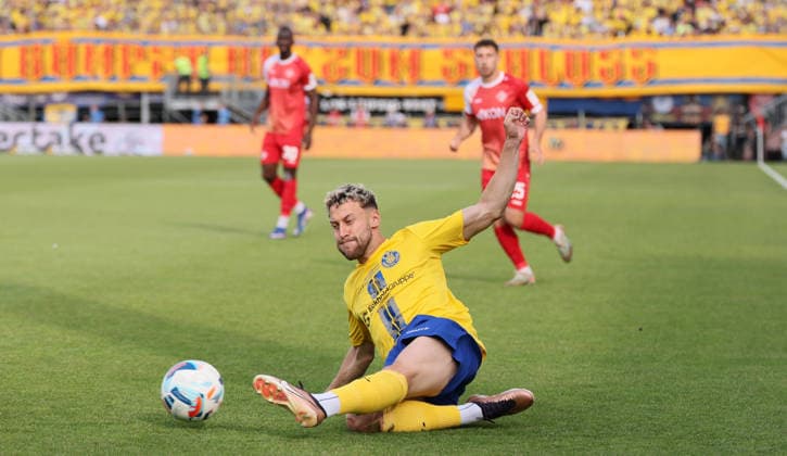 Würzburg, 01 06 2026, Stadion am Dallenberg, Fußball, Aufstiegspiele zur 3 Liga, Rückspiel , FWK Würzburger Kickers vs 1 FC Lok Leipzig , Im Bild David Grözinger Groezinger 27, Lok , Nur zur redaktionellen Nutzung Only editorial use NOFV DFB regulations prohibit any use of photographs as image sequences and or quasi video , Picture Point