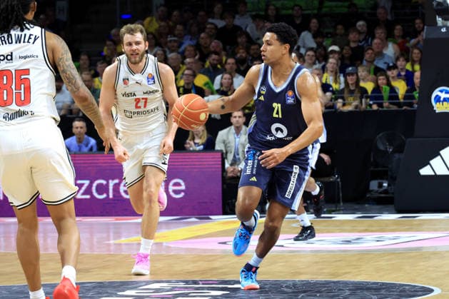 DEU, easyCredit BBL, ALBA vs BMA365 Bamberg Baskets, 01 06 2026, Uber Arena, Berlin, DEU, easyCredit BBL, ALBA vs BMA365 Bamberg Baskets, in the picture Michael Rataj ALBA Berlin 21 , Moritz Krimmer Bamberg 27 nordphotoxGmbHx xEngler nph00076