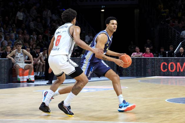 DEU, easyCredit BBL, ALBA vs BMA365 Bamberg Baskets, 01 06 2026, Uber Arena, Berlin, DEU, easyCredit BBL, ALBA vs BMA365 Bamberg Baskets, in the picture Michael Rataj ALBA Berlin 21 , Demarcus Demonia Bamberg 8 nordphotoxGmbHx xEngler nph00076