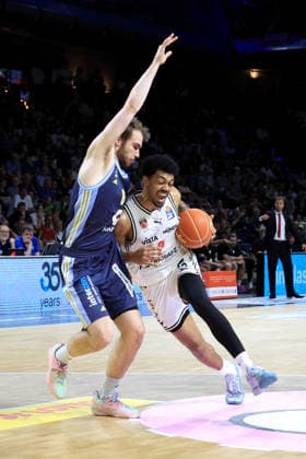 DEU, easyCredit BBL, ALBA vs BMA365 Bamberg Baskets, 01 06 2026, Uber Arena, Berlin, DEU, easyCredit BBL, ALBA vs BMA365 Bamberg Baskets, pictured MALTE DELOW ALBA Berlin 6 , Ibrahim Watson Boye Bamberg 2 nordphotoxGmbHx xEngler nph00076