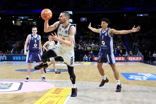 DEU, easyCredit BBL, ALBA vs BMA365 Bamberg Baskets, 01 06 2026, Uber Arena, Berlin, DEU, easyCredit BBL, ALBA vs BMA365 Bamberg Baskets, pictured Jack Kayil ALBA Berlin 7 , Daniel Keppeler Bamberg 31 nordphotoxGmbHx xEngler nph00076