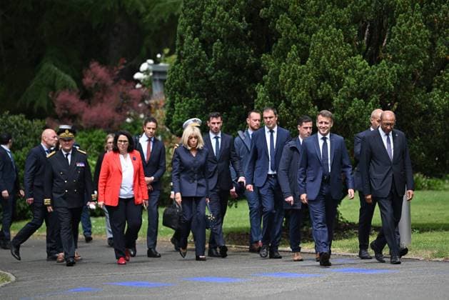 French President Emmanuel Macron Visits National Football Centre Ahead of 2026 FIFA World Cup, WM, Weltmeisterschaft, Fussball @ Pool Jeanne Accorsini Maxppp, France, paris, 2026 06 02 French President Emmanuel Macron and First Lady Brigitte Macron visit the National Football Centre in Clairefontaine, near Paris, on June 2, 2026. Ahead of the 2026 FIFA World Cup, the President met players and coaching staff of the France men’s national football team to express his support. He also met members of the France women’s national team, Nationalteam as they prepared for upcoming FIFA Women’s World Cup 2027 qualifying matches. CLAIREFONTAINE France Copyright: xMAXPPPx MAXPPPxx PAR26060204 PAR26060204