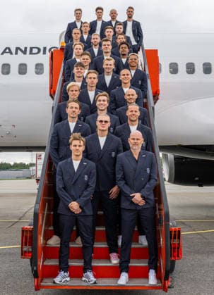 260602 Head coach Stale Solbakken and players of the Norwegian national football team pose for a team photo ahead of boarding a flight at Oslo Lufthavn on June 2, 2026 in Gardermoen From bottom left Martin odegaard, Erling Braut Haaland, Sander Berge, Kristian Thorstvedt, goalkeeper orjan Nyland, Kristian Thorstvedt, Fredrik Aursnes, Torbjorn Lysaker Heggem, Leo ostigard, Jorgen Strand Larsen, Sondre Langas, David Moller Wolfe, Antonio Nusa, Andreas Schjelderup, Alexander Sorloth, Oscar Bobb, goalkeeper Egil Selvik, Patrick Berg, Thelo Aasgaard, Marcus Holmgren Pedersen, Jens Petter Hauge, Fredrik Andrà Bjorkan, goalkeeper Sander Tangvik, Henrik Falchener, Julian Ryerson and Kristoffer Ajer Photo Vegard Grott BILDBYRAN kod VG VG0934 bbeng fotball football soccer fotboll fifa world cup vm fotball vm norge norway precamp pre camp travel reise Copyright: VEGARDxGRoTT BB260602VG003