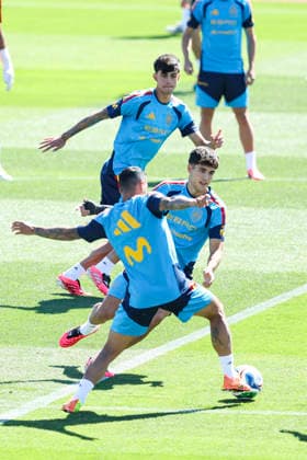 June 3, 2026, Las Rozas, Madrid, Spain: Pau Cubarsi during a training session of Spain National Football Team ahead the FIFA World Cup, WM, Weltmeisterschaft, Fussball 2026 at Ciudad del Futbol on June 03, 2026 in Las Rozas, Madrid, Spain. Spain Team Training Session - FIFA World Cup 2026 - ZUMAa181 20260603_zaa_a181_013 Copyright: xIrinaxR.xHipolitox