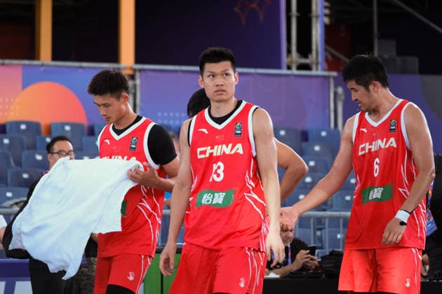 Basketball, FIBA 3x3 WM in Warschau, Männer, Deutschland - China June 3, 2026, Warsaw, Masovian Voivodeship, Poland: China s DIANLIANG ZHANG (6), HANYU GUO (2), PENGCHENG LU (9), XINGRUI WU (13) begin to exit the court following their defeat in a FIBA 3x3 Basketball World Cup men s Pool C game between Germany and China in Warsaw, Poland. Basketball 2026: FIBA 3x3 World Cup Men s Pool C: Germany 22:12 China - ZUMAk204 20260603_zip_k204_017 Copyright: xRomanxKozielx