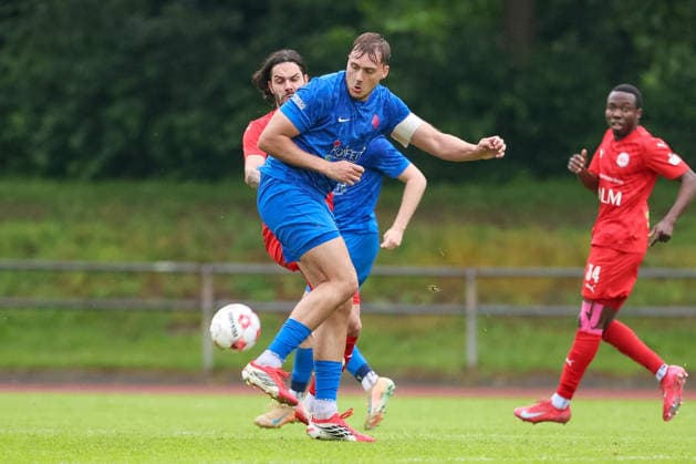 from left Joshua Siegert 1 FC Germania Egestorf Langreder, 20 and Kilian Lammers Blumenthaler SV, 13 in duel, duel, dynamics, action, action, match scene, 03 06 2026, Bremen Germany , Soccer, promotion round Regionalliga Nord, Blumenthaler SV 1 FC Germania Egestorf Langreder xobx