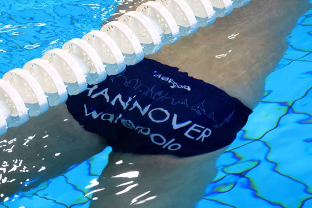 DEU, DWV, 1 WBB, Spandau04 vs Waspo Hannover, 03 06 2026, Schwimmhalle Schoeneberg, Berlin, DEU, DWV, 1 WBB, Spandau04 vs Waspo Hannover, in the picture players shorts under water nordphotoxGmbHx xEngler nph00076