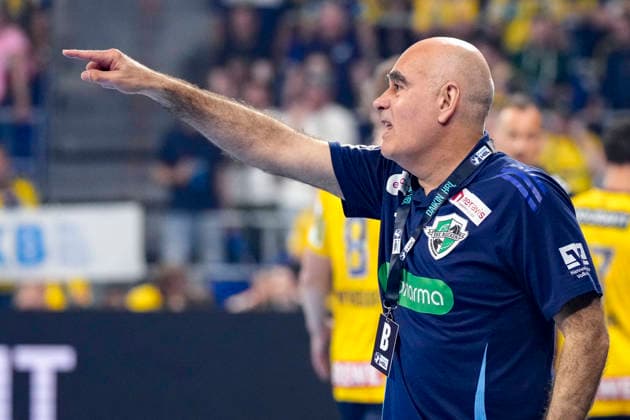 Juan Carlos Pastor coach, head coach, Die Recken , gives instructions, gestures, gesticulates with arms, single picture, single photo, action, action, 03 06 2026, Mannheim Germany , Handball, Bundesliga, Rhein Neckar Löwen TSV Hannover Burgdorf xozx