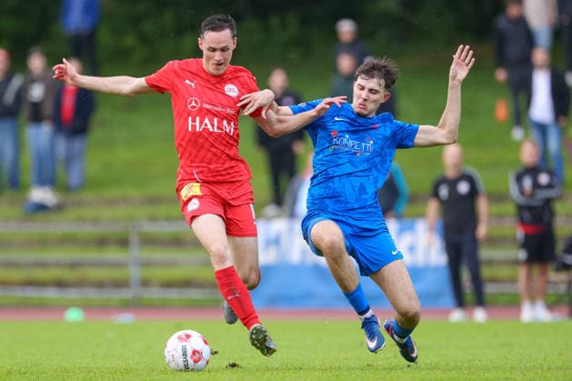 from left Nick Bode 1 FC Germania Egestorf Langreder, 18 and Luis Seidel Blumenthaler SV, 25 in duel, duel, dynamics, action, action, match scene, 03 06 2026, Bremen Germany , Soccer, promotion round Regionalliga Nord, Blumenthaler SV 1 FC Germania Egestorf Langreder xobx