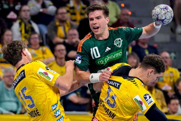 from left David More RNL, 15 , Renars Uscins Die Recken, 10 , Sebastian Heymann RNL, 13 , duel, duel scene, duel, tackle, tackling, dynamics, action, action, 03 06 2026, Mannheim Germany , Handball, Bundesliga, Rhein Neckar Löwen TSV Hannover Burgdorf xozx